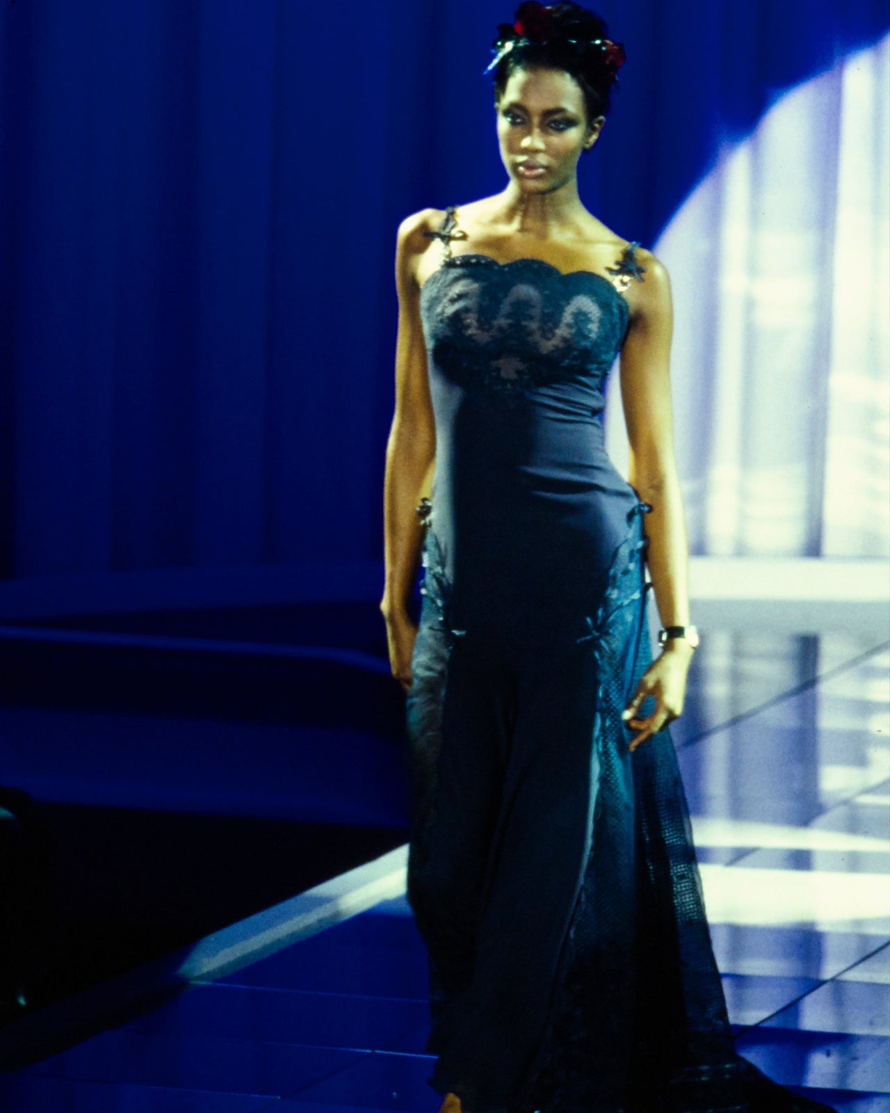 Gianni Versace Couture S/S 1997 Runway Finale Naomi Campbell Sheer Gray Lace Gown Dress and silky medusa bag