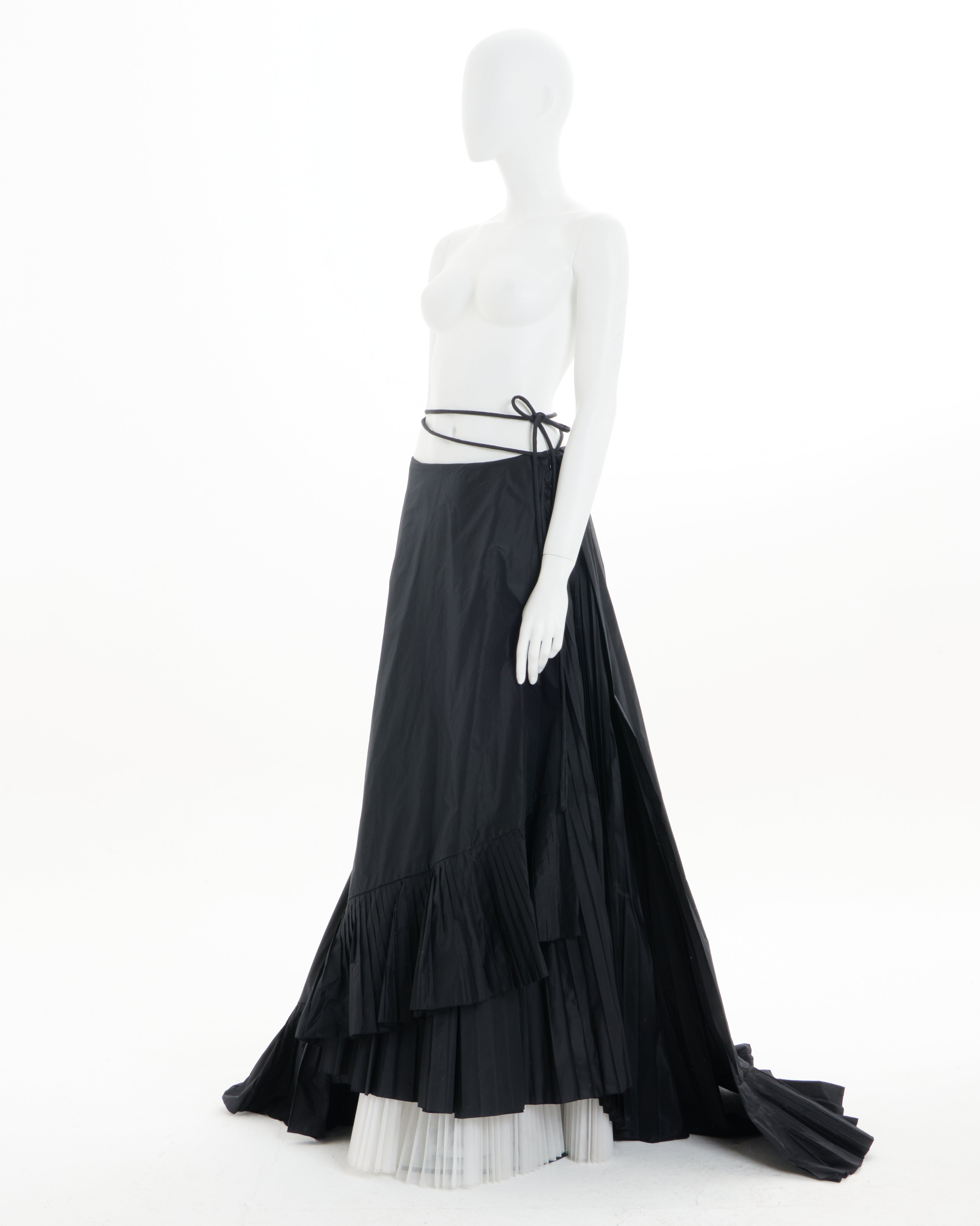 Gianfranco Ferrè F/W 2000 Black plated silk taffetà evening skirt 